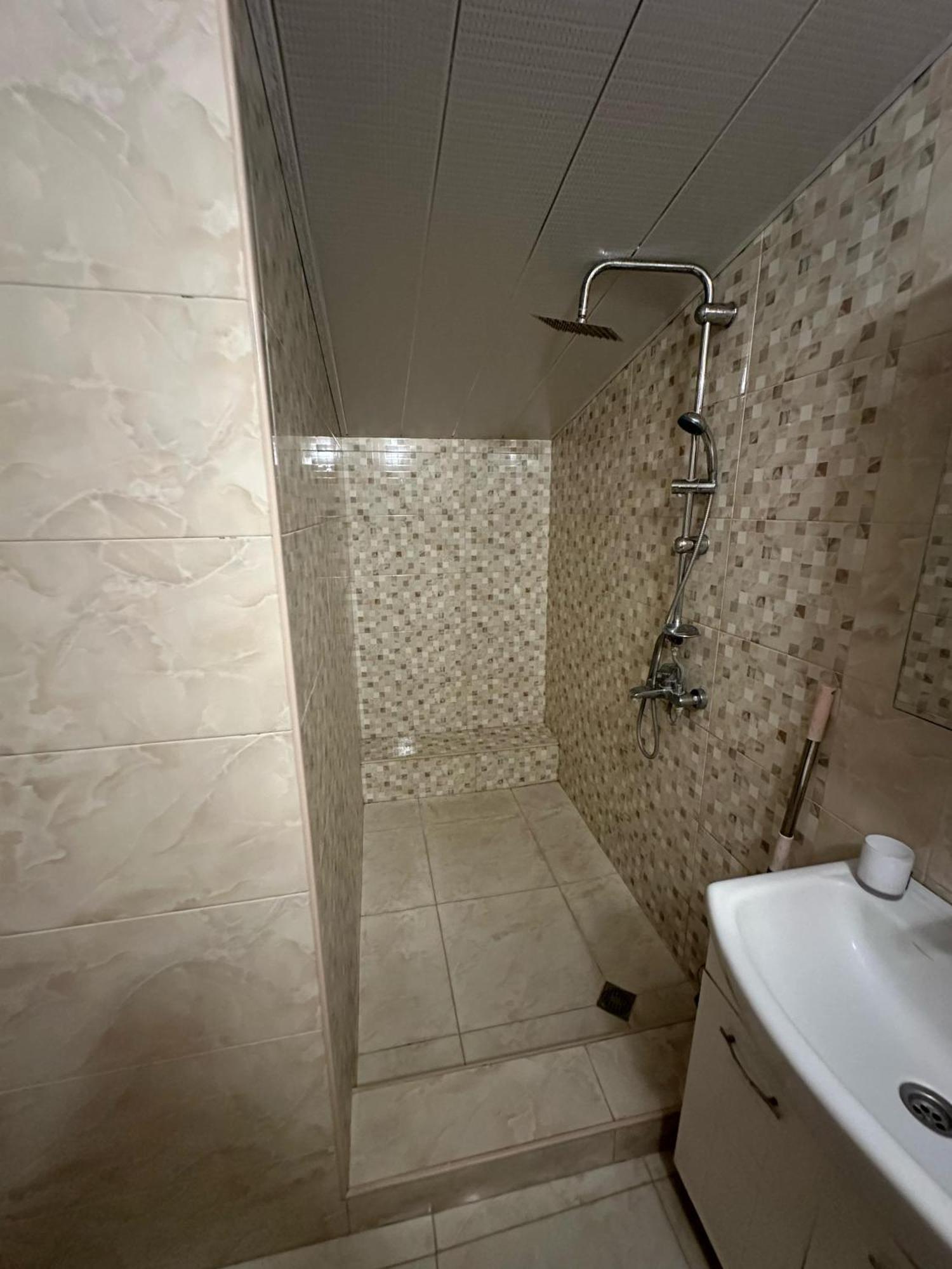Family Hotel Gori Luaran gambar